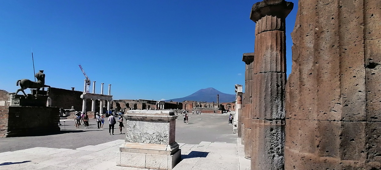 Day Tour to Pompeii and Herculaneum from Positano