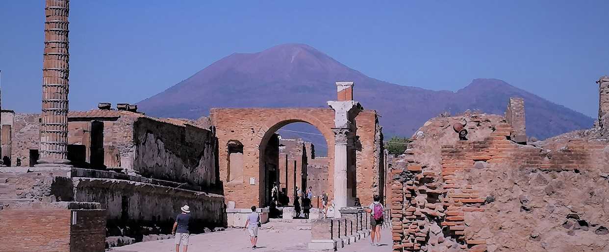 Day Tour from Sorrento to Pompeii and Herculaneum 