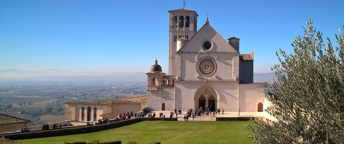 Cortona and Assisi Private Day Tour from Rome